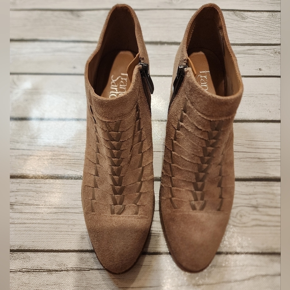 Nwot  Franco Sarto Dimona Woven Suede Ankle Shooties Booties in Camel Size 9
